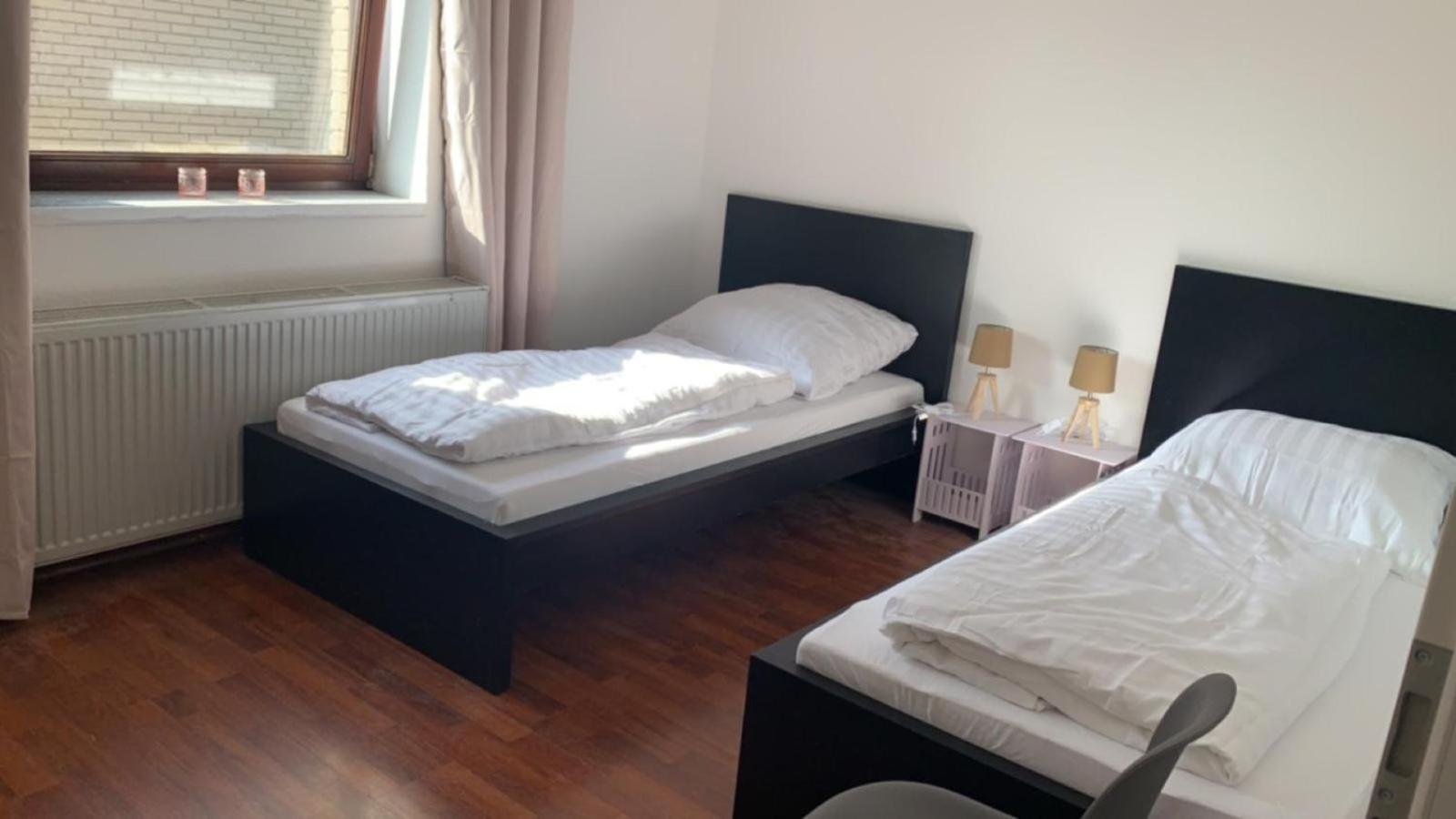 Zimmer In Wohnung, Monteure, Zentral, Enger ภายนอก รูปภาพ